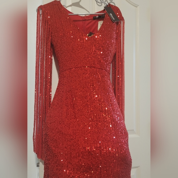 Dress - Picture 4 of 5